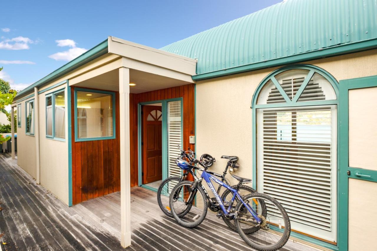 Huge Lakefront Delight - Queenstown Holiday Home Eksteriør bilde