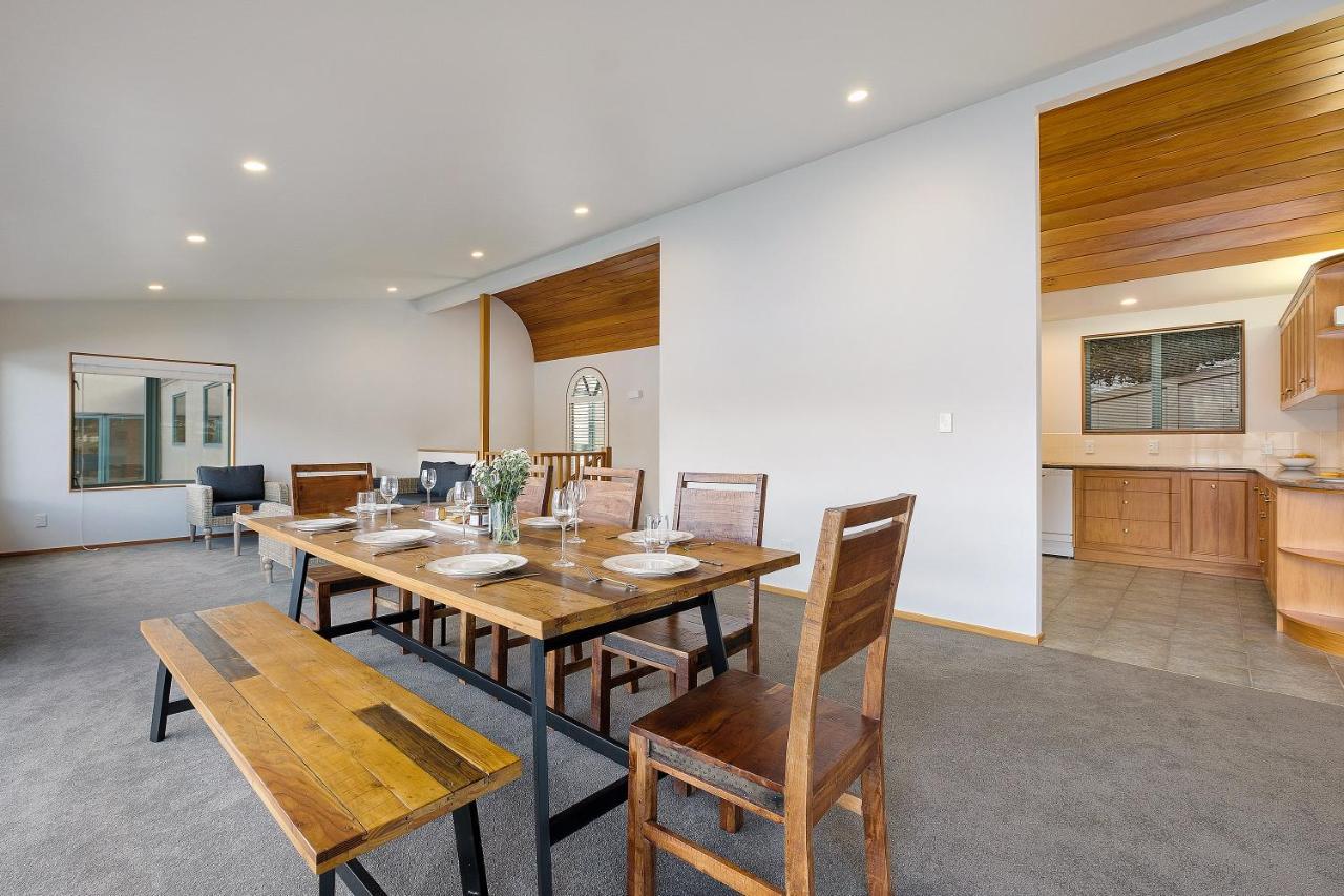 Huge Lakefront Delight - Queenstown Holiday Home Eksteriør bilde