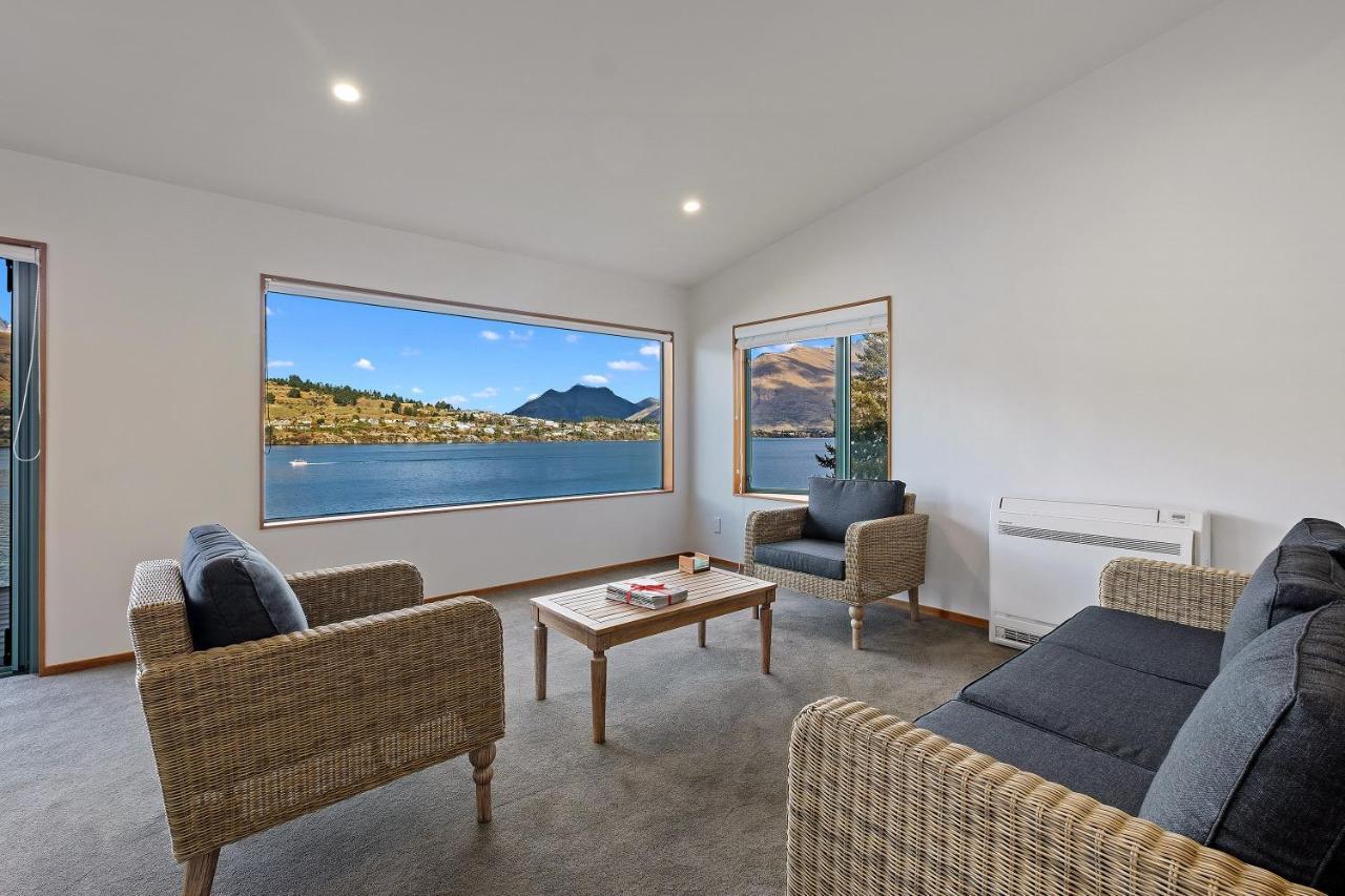 Huge Lakefront Delight - Queenstown Holiday Home Eksteriør bilde