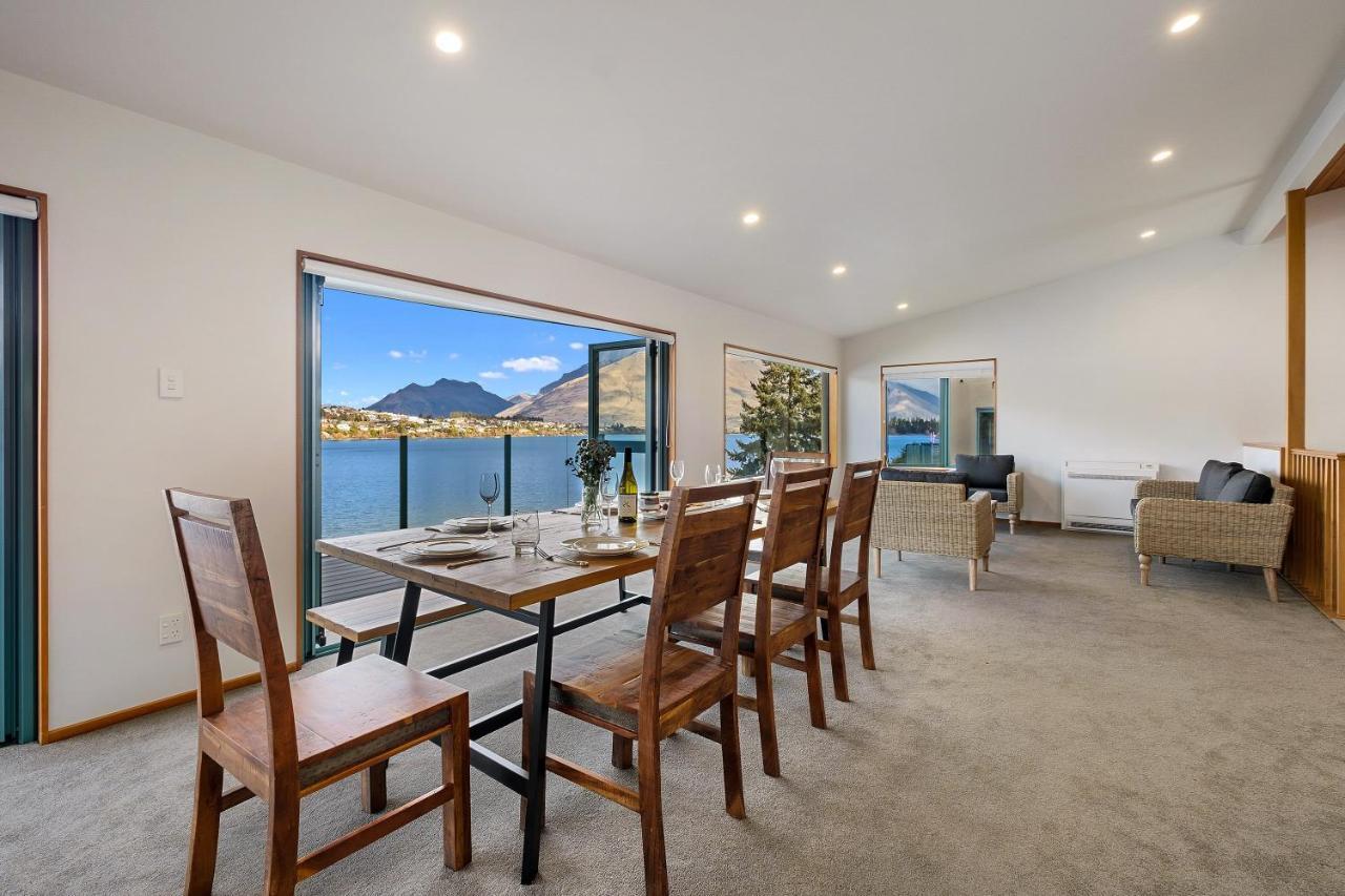 Huge Lakefront Delight - Queenstown Holiday Home Eksteriør bilde