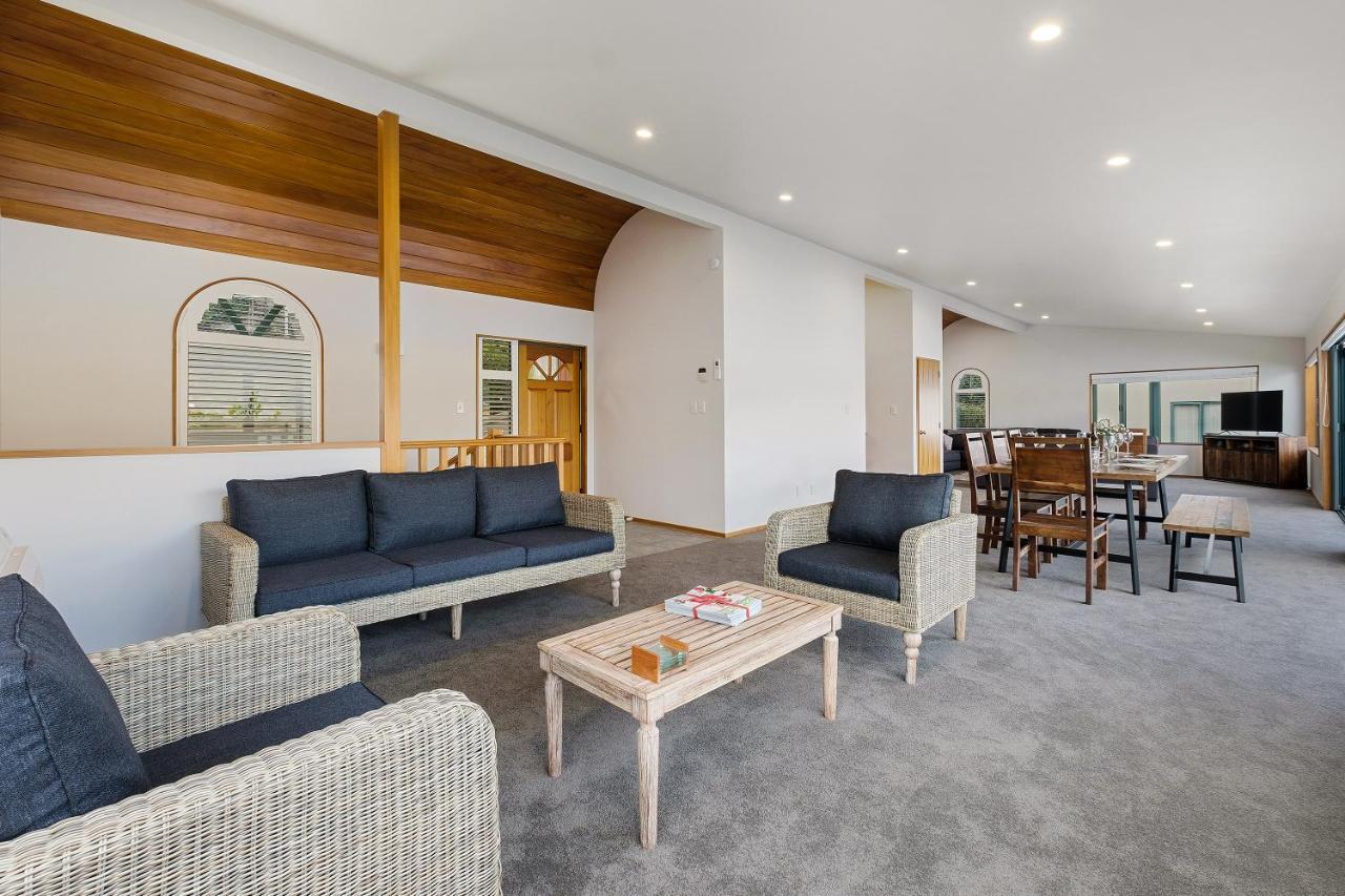 Huge Lakefront Delight - Queenstown Holiday Home Eksteriør bilde