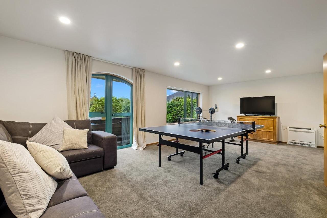 Huge Lakefront Delight - Queenstown Holiday Home Eksteriør bilde